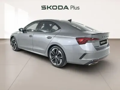 Usado Skoda Octavia RS 200 CV (147 kW) 2023 Gris