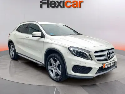 Usado Mercedes GLA220 AMG line 177 CV (130 kW) 2016 Blanco SUV