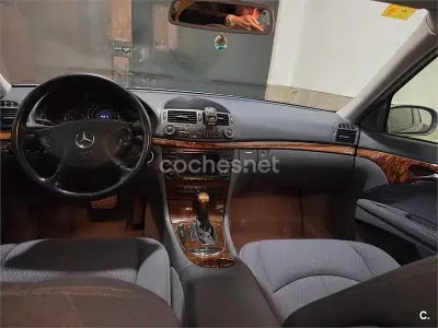 Usado Mercedes E320 Elegance 204 CV (150 kW) 2002 Azul Familiar