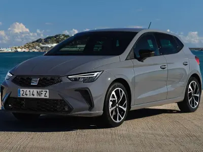 Usado Seat Ibiza Style 116 CV (85 kW) 2024 Plateado Utilitario