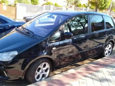 Usado Ford Fiesta Trend 82 CV (60 kW) 2010 Burdeos Utilitario