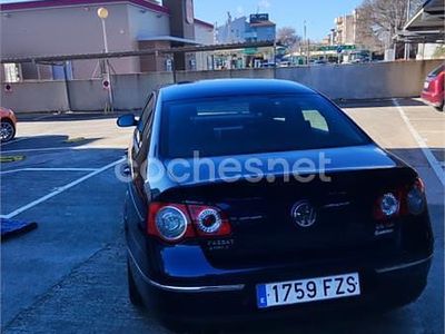Usado VW Passat 140 CV (102 kW) 2008 Azul Berlina