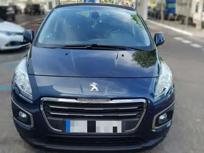 Usado Peugeot 3008 Active 120 CV (88 kW) 2014 Azul Familiar