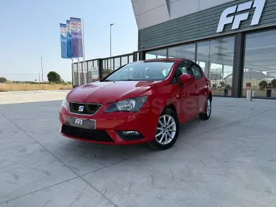 Usado Seat Ibiza I-Tech 90 CV (66 kW) 2014 Rojo Berlina