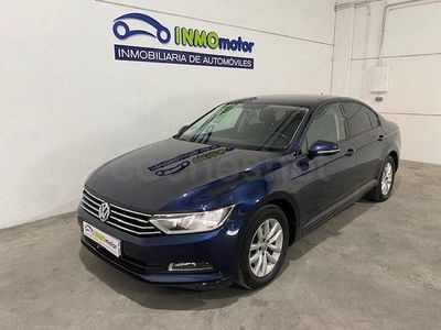 Usado VW Passat Advance 150 CV (110 kW) 2017 Azul Berlina