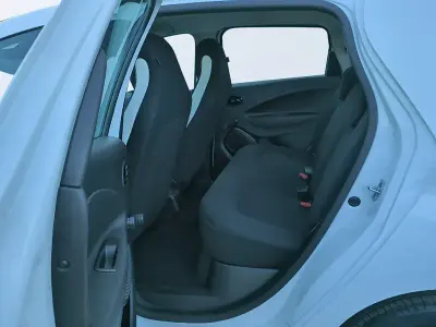 Usado Renault Zoe Life 80 kW (110 CV) 2022 Blanco Utilitario