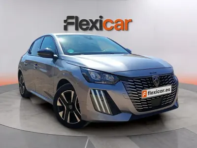 Usado Peugeot 208 Allure 101 CV (74 kW) 2025 Gris Utilitario