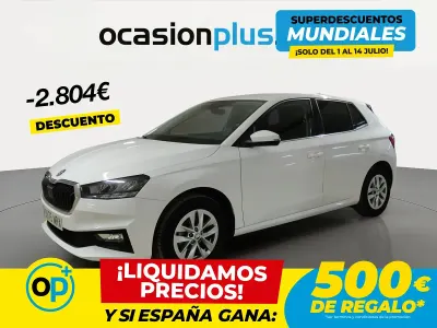 Usado Skoda Fabia Selection 95 CV (69 kW) 2024 Blanco Berlina