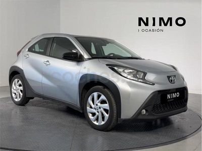 Usado Toyota Aygo X Play 72 CV (52 kW) 2024 Gris / plata SUV