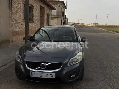 Usado Volvo C30 Momentum 109 CV (80 kW) 2010 Negro Utilitario