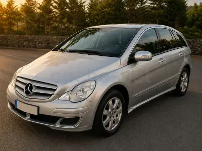 Usado Mercedes R280 190 CV (139 kW) 2006 Gris / plata Familiar