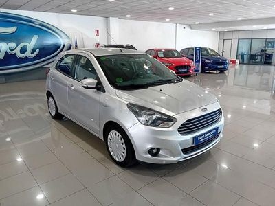 Usado Ford Ka Plus 70 CV (51 kW) 2017 Gris / plata Utilitario