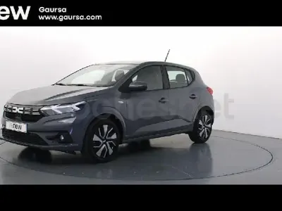 Usado Dacia Sandero Expression 101 CV (74 kW) 2025 Gris / plata Berlina