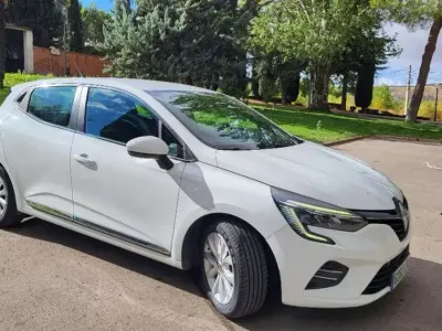 Usado Renault Clio Zen 116 CV (85 kW) 2021 Blanco Utilitario