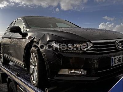 Usado VW Passat Advance 150 CV (110 kW) 2017 Gris / plata Berlina