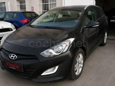 Usado Hyundai i30 Blackline 110 CV (80 kW) 2015 Negro Familiar