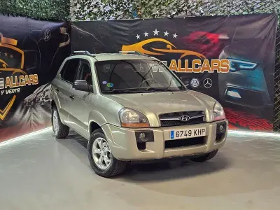 Usado Hyundai Tucson Comfort 142 CV (104 kW) 2010 Gris / plata SUV