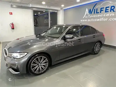 Usado BMW 318 Comfort Edition 150 CV (110 kW) 2020 Gris / plata Berlina