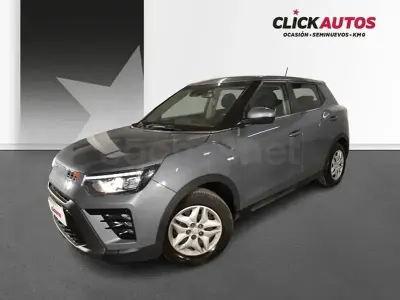 Usado SsangYong Tivoli 135 CV (99 kW) 2024 Gris / plata SUV