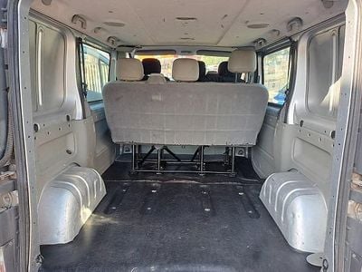 Begagnad Renault Trafic 115 HK (84 kW) 2007 Grå Minibuss