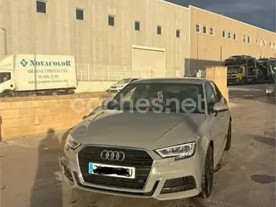 Usado Audi A3 150 CV (110 kW) 2019 Gris / plata Berlina