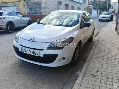Usado Renault Mégane 110 CV (80 kW) 2011 Blanco Berlina