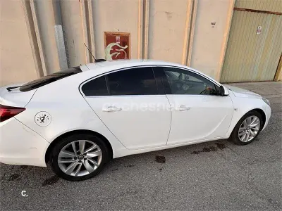 Usado Opel Insignia Selective 136 CV (100 kW) 2017 Blanco Berlina