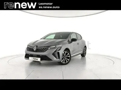 Usado Renault Clio V Techno 100 CV (73 kW) 2025 Gris / plata Berlina