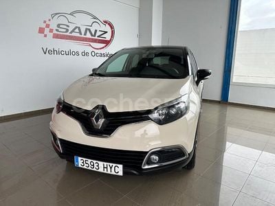 Usado Renault Captur Intens 90 CV (66 kW) 2014 Beige SUV