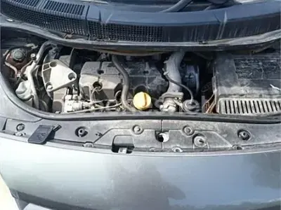 Usado Renault Scenic E-Tech Privilege 120 CV (88 kW) 2004 Verde Monovolumen