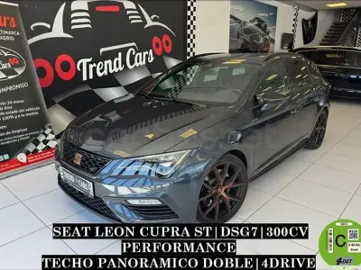 Usado Seat Leon 4Drive 300 CV (220 kW) 2020 Gris / plata Familiar