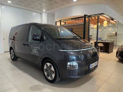 Usado Hyundai Staria 177 CV (130 kW) 2024 Gris / plata Monovolumen