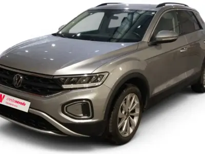 Usado VW T-Roc Life 115 CV (84 kW) 2023 Gris SUV
