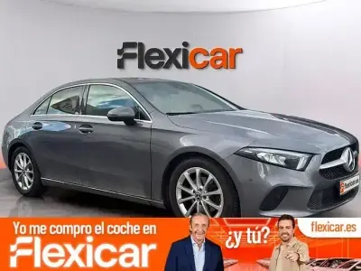 Usado Mercedes A180 116 CV (85 kW) 2019 Gris Berlina
