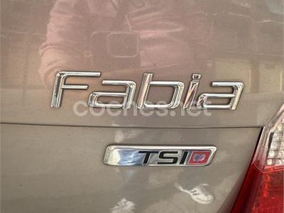 Gris / plata Usado 2011 Skoda Fabia SportLine Berlina | 7700 € (Precio justo)