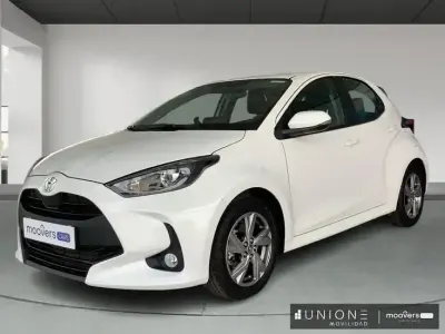 Usado Toyota Yaris Active 116 CV (85 kW) 2025 Blanco Utilitario