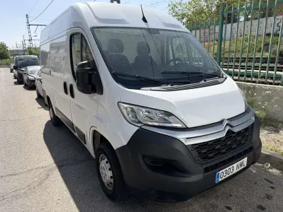 Usado Citroën Jumper 140 CV (102 kW) 2023 Blanco Monovolumen