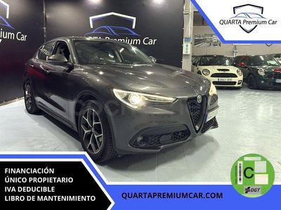 Usado Alfa Romeo Stelvio Sprint 190 CV (139 kW) 2021 Gris / plata SUV