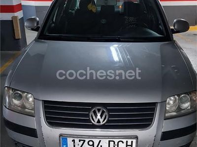 Usado VW Passat Edition 101 CV (74 kW) 2004 Gris / plata Familiar