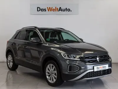 Usado VW T-Roc Life 150 CV (110 kW) 2022 Gris SUV