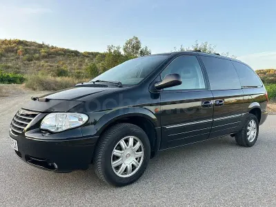 Usado Chrysler Grand Voyager Executive 150 CV (110 kW) 2007 Negro Monovolumen