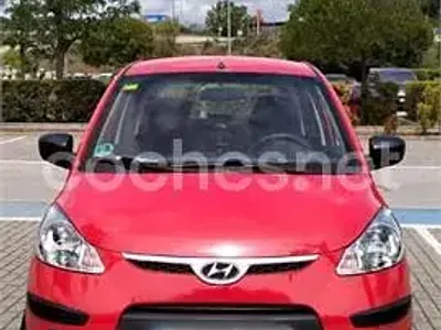 Usado Hyundai i10 Comfort 78 CV (57 kW) 2010 Rojo Utilitario