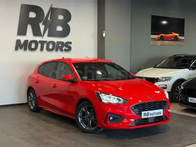 Usado Ford Focus ST-Line X 182 CV (133 kW) 2021 Rojo Berlina