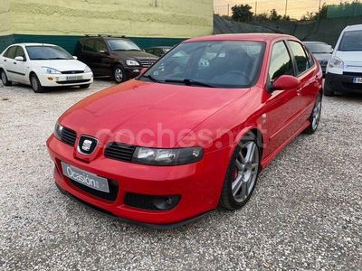 Usado Seat Leon CUPRA 225 CV (165 kW) 2004 Rojo Berlina