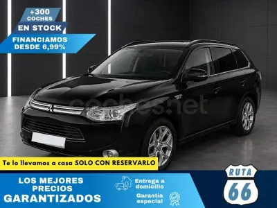 Usado Mitsubishi Outlander P-HEV 203 CV (149 kW) 2014 Negro Pickup/Camioneta