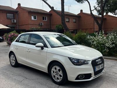 Blanco Usado 2012 Audi A1 Ambition Utilitario | 7999 € (Un poco caro)