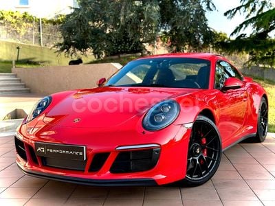 Porsche 911 Carrera 4 GTS