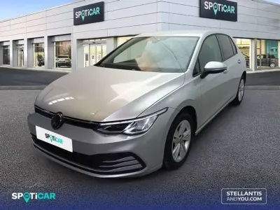 Usado VW Golf VIII Life 116 CV (85 kW) 2021 Gris Utilitario