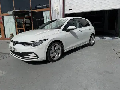 Usado VW Golf VII R-line 150 CV (110 kW) 2021 Blanco Utilitario
