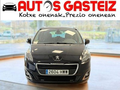 Usado Peugeot 5008 Style 115 CV (84 kW) 2014 Negro Monovolumen